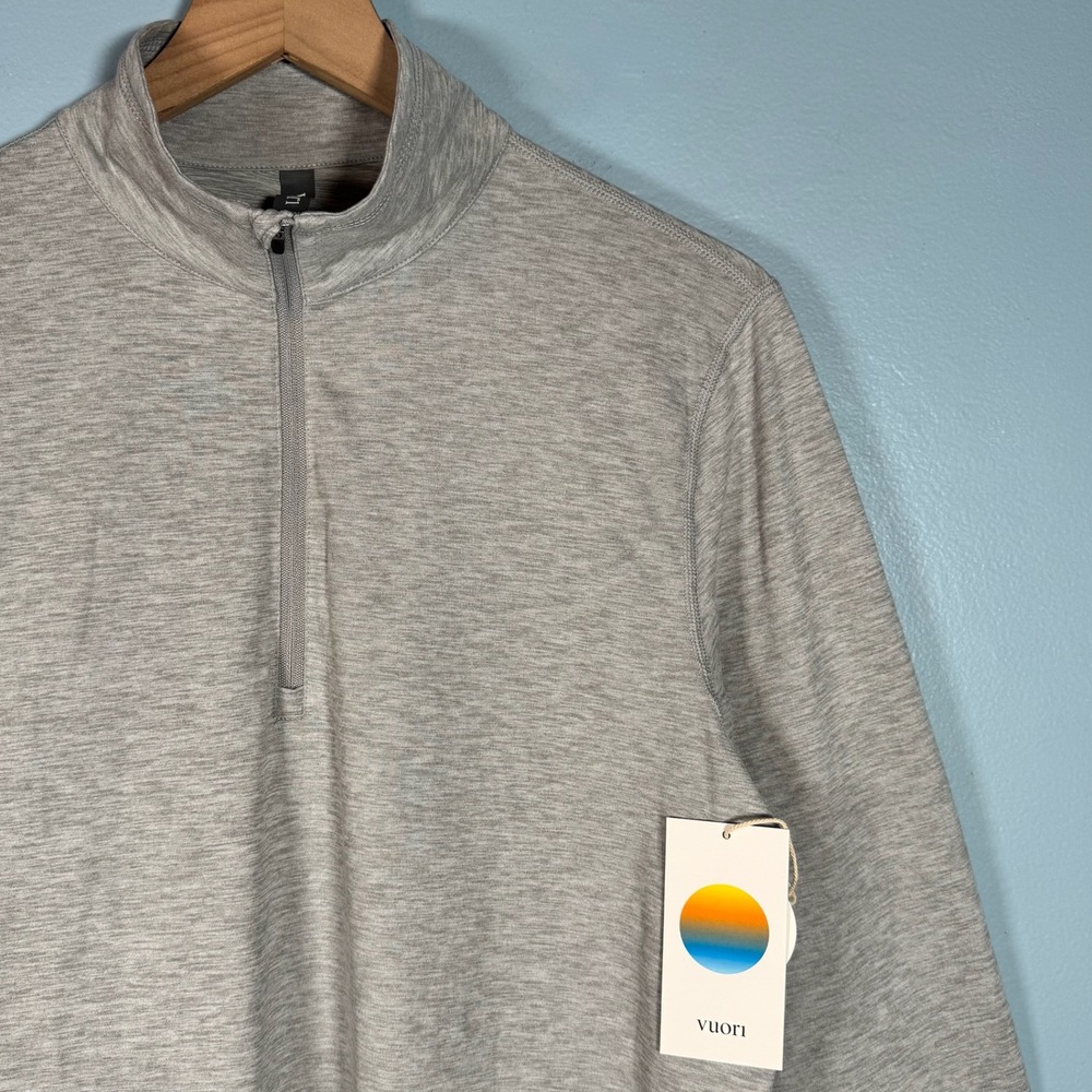 Vuori Ease Performance 1/2 Zip Men Medium Light Heather Grey Pullover Activewear